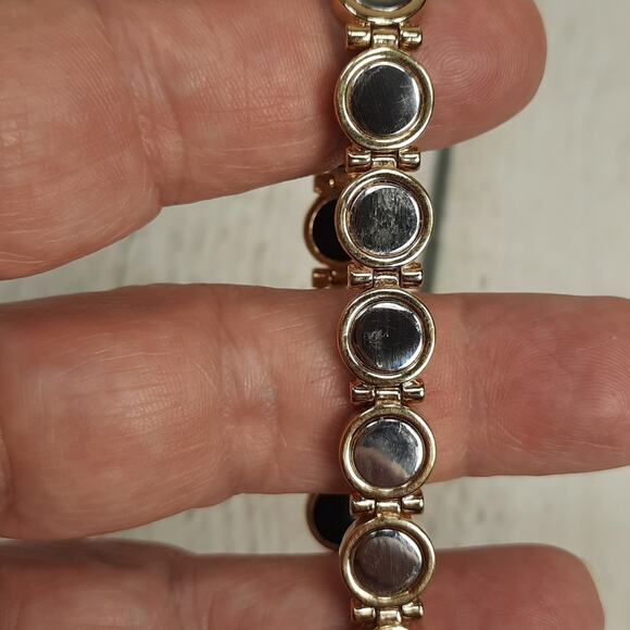 Liz Claiborne LC Reversible Bracelet Black, Gold tone and Silver tone - Picture 8 of 8